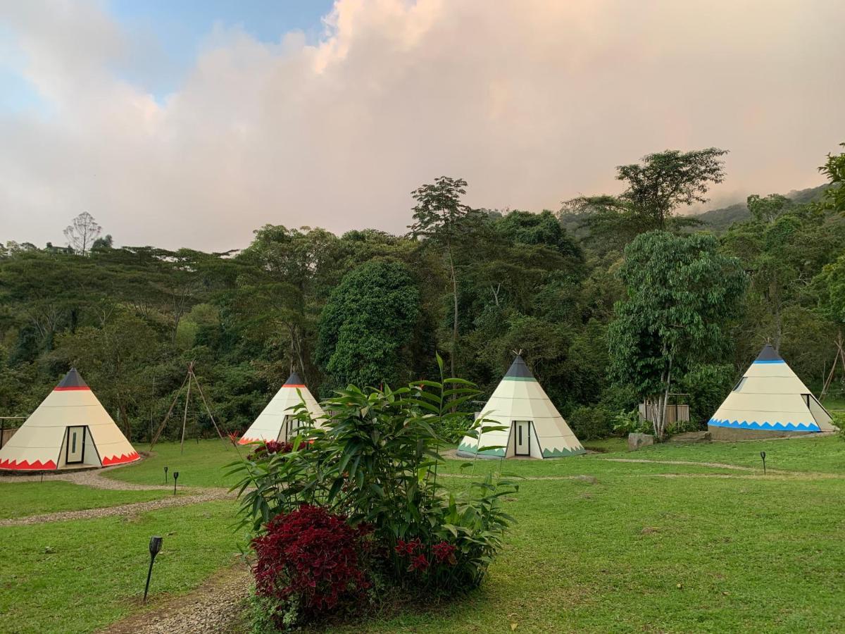 Отель Bosque De Aventura & Glamping Refugio Del Bosque Ла-Меса Экстерьер фото