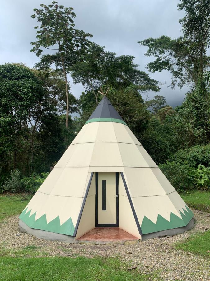 Отель Bosque De Aventura & Glamping Refugio Del Bosque Ла-Меса Экстерьер фото