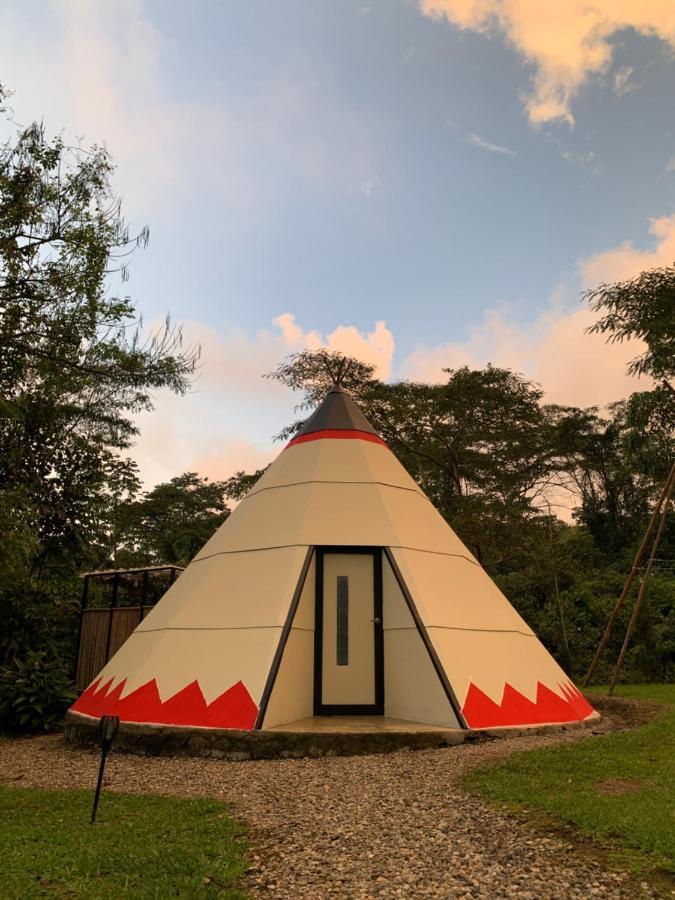 Отель Bosque De Aventura & Glamping Refugio Del Bosque Ла-Меса Экстерьер фото